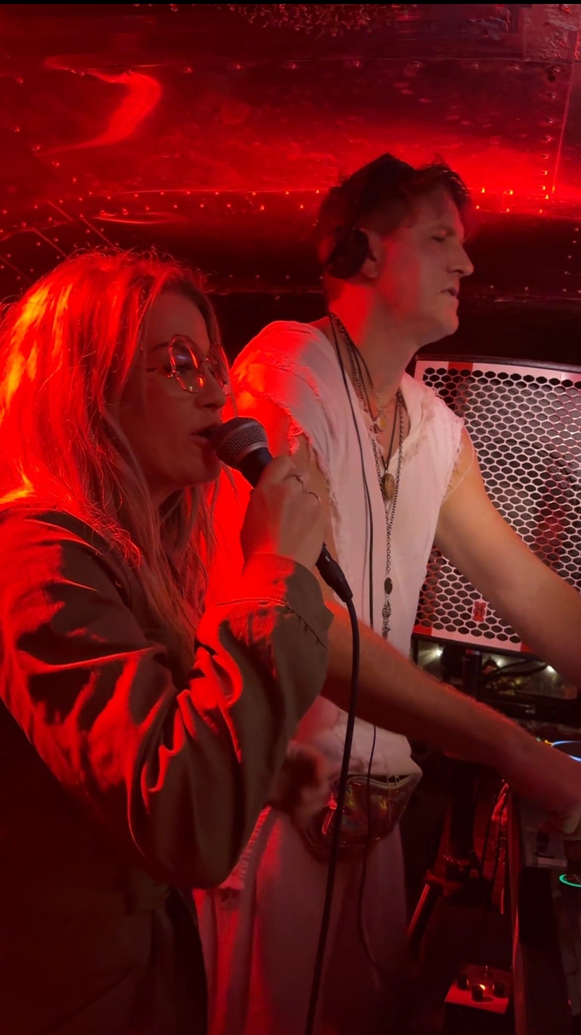 VLVT//PLSE performing live